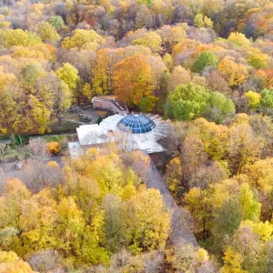 Fall foliage over nature center