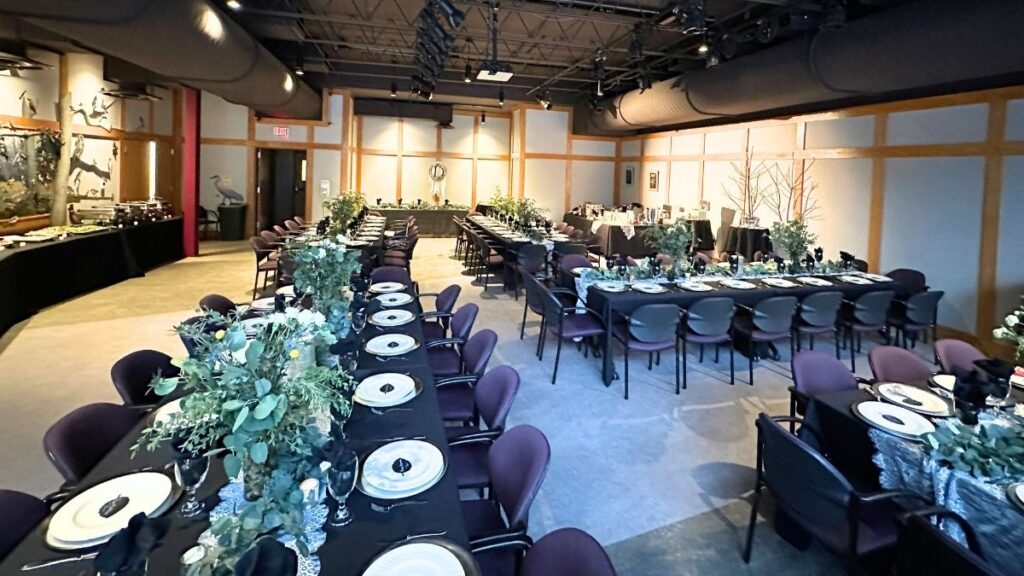 wedding seating at dinner